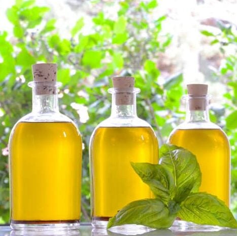How to Make Basil Oil