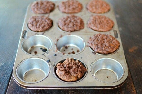 pumpkin crumb muffins